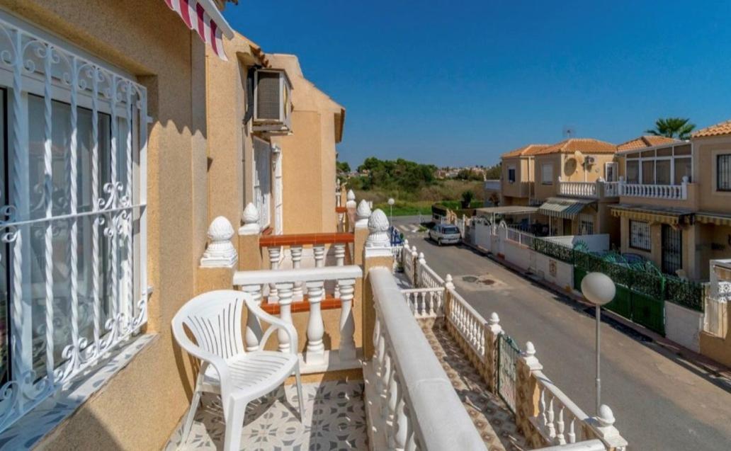 2 Bed Apartment In Paraje Natural Fase 1, Torrevieja Kültér fotó